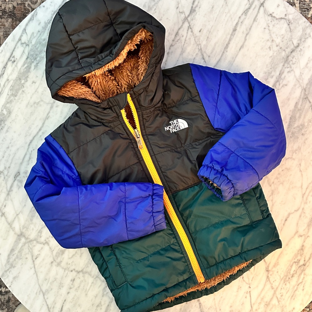 Toddler North Face reversible Mount Chimbo Jacket, 4T